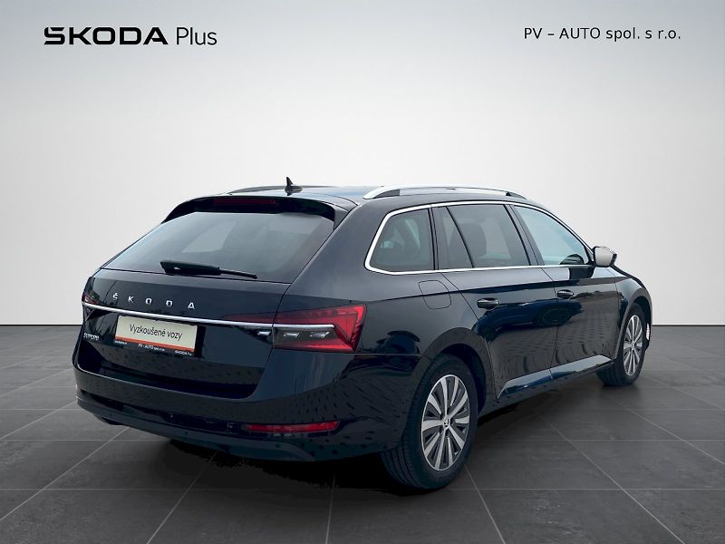 Škoda Superb (2023) 2.0 TDI 110kW DSG Style Plus c - fotka 2 z 36