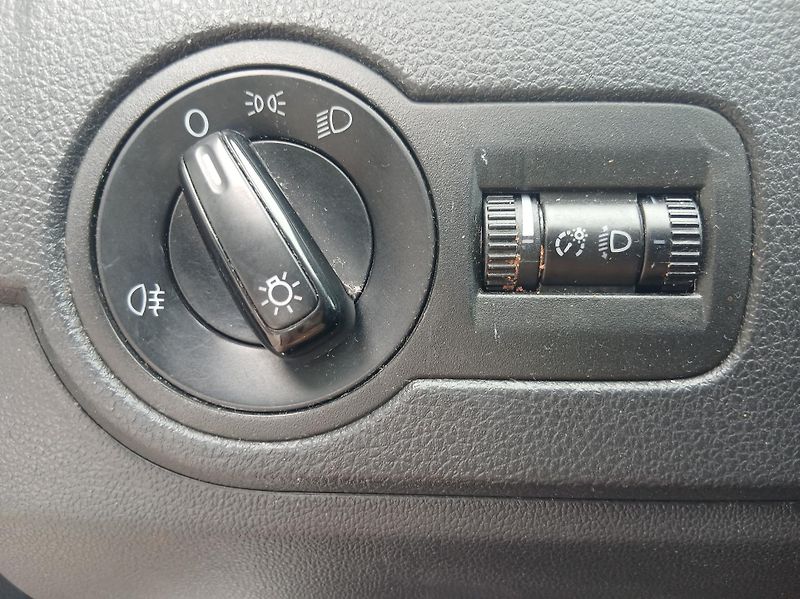 Volkswagen Polo 1.4i KLIMA ALU - fotka 17 z 27