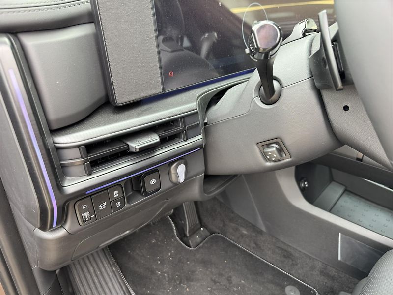 Hyundai Santa Fe 1,6 1,6 TGDI PHEV 4×4 CALLIGRA - fotka 10 z 19