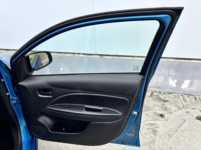 Mitsubishi Space Star (2016) 1.0i 52kW - fotka 12 z 25
