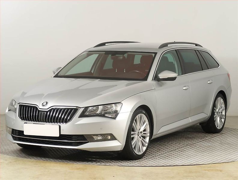 Škoda Superb (2018) 1.6 TDI, Navi, Tempomat - fotka 2 z 19