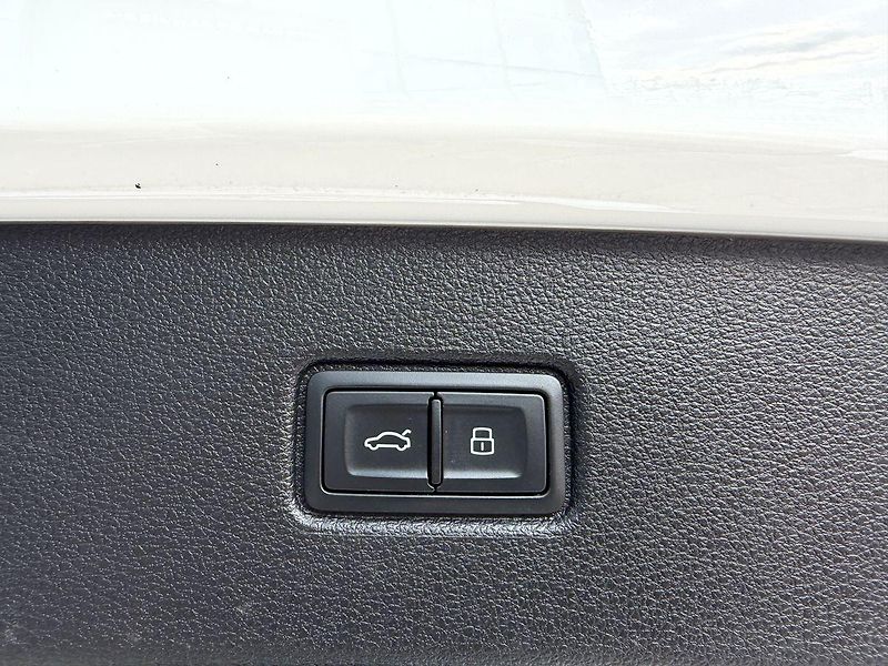 Audi Q7 S-Line  210kW Matrix - fotka 24 z 25