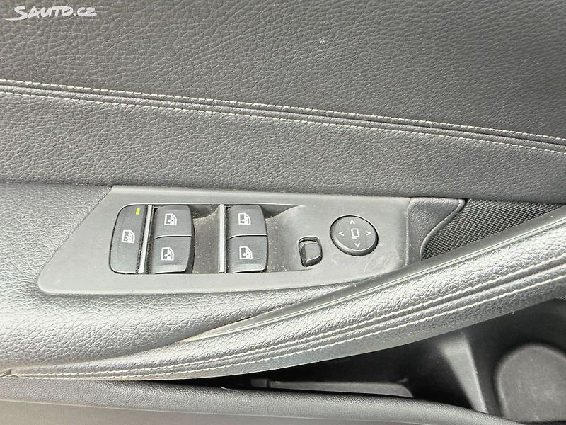 BMW Řada 5 520d XDRIVE 140kW - fotka 25 z 33