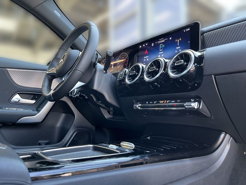 Mercedes-Benz Třídy A A-Třída 180 Progressive Editio - fotka 17 z 20