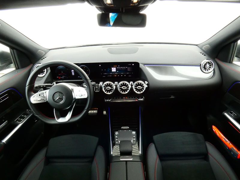 Mercedes-Benz GLA (2020) 200d - fotka 17 z 30