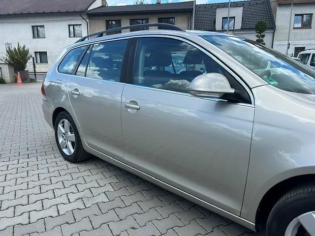 Volkswagen Golf 1,2TSi 77kW Variant Tažné zař. - fotka 9 z 54