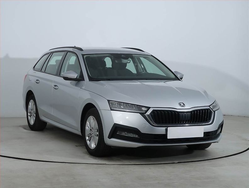 Škoda Octavia (2022) Ambition 2.0 TDI, ČR,1.maj - fotografie inzerátu