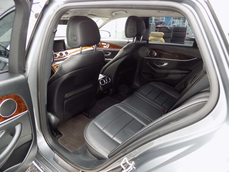 Mercedes-Benz Třídy E (2018) 400d/4-Matic/Full-LED/Webasto/ - fotka 11 z 39