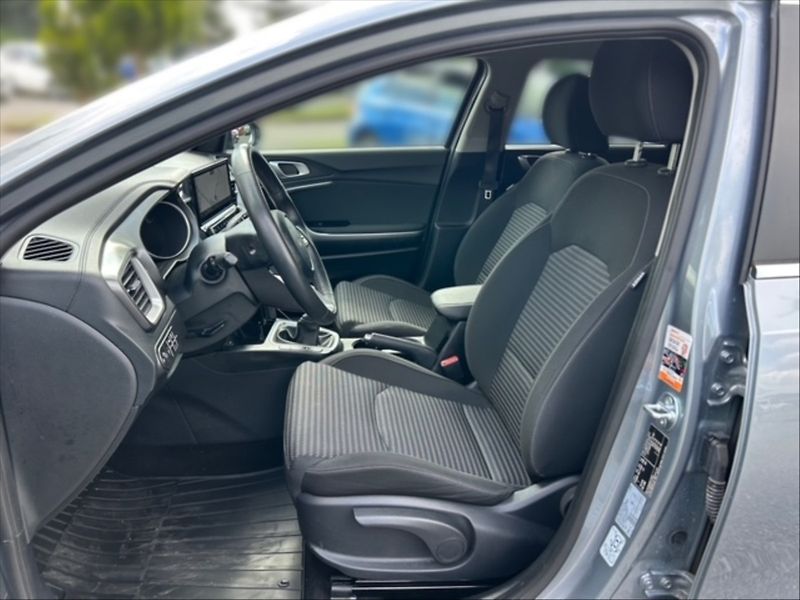 Kia Ceed 1,5 T-GDI Top - fotka 7 z 11