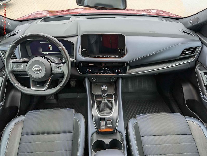 Nissan Qashqai (2022) 1.3DIG-T, 2.maj,ČR, LED - fotka 8 z 21