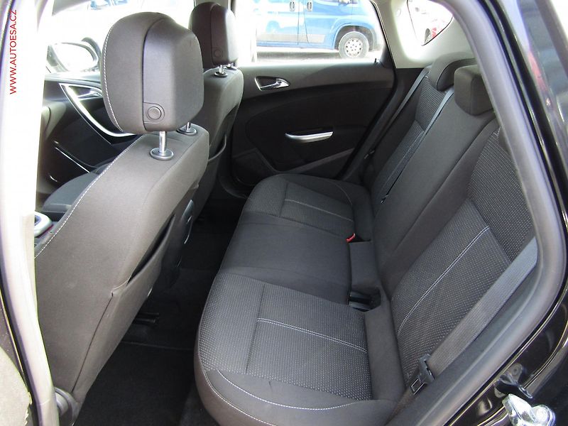 Opel Astra (2013) 1.4T, ČR, Klima - fotka 10 z 16