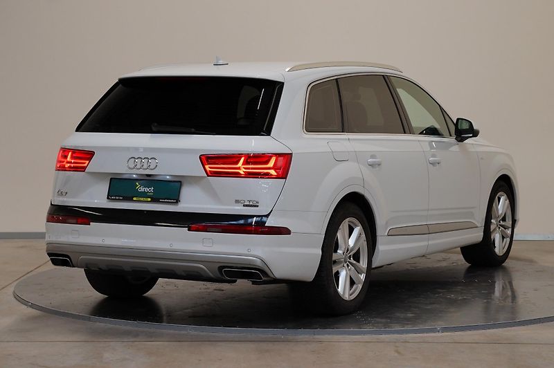 Audi Q7 - fotka 2 z 30