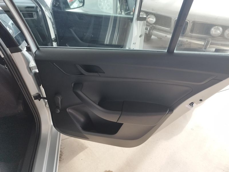 Škoda Rapid (2015) 1,6TDI,66KW,KLIMA,NOV.ROZVODY - fotka 16 z 29