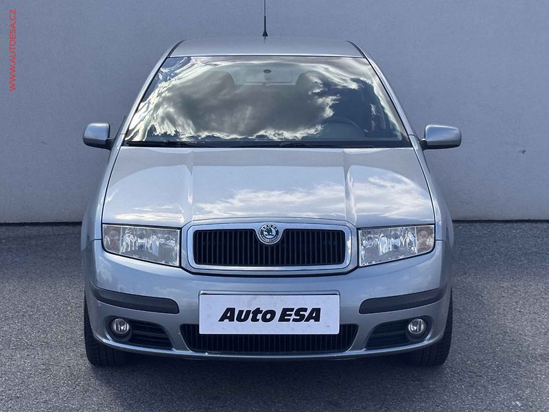 Škoda Fabia (2005) 1.2HTP, 1.maj,ČR - fotka 2 z 14