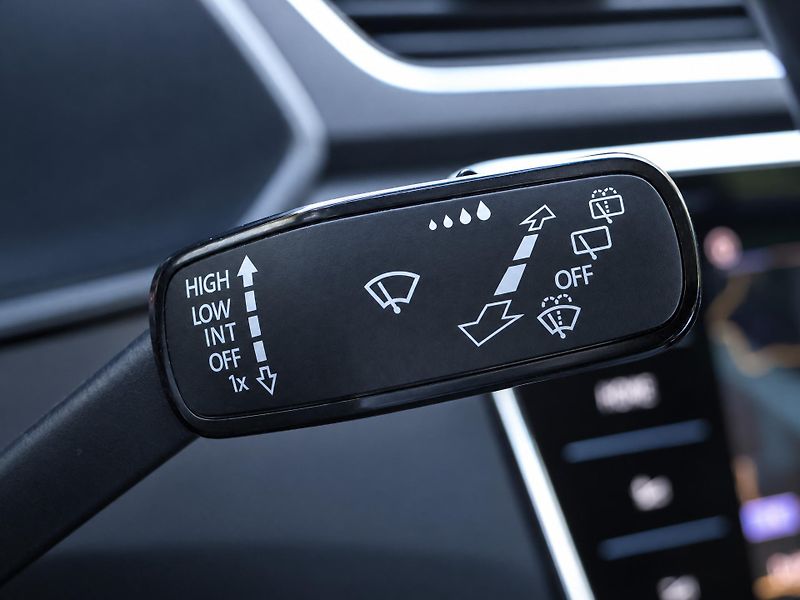 Škoda Superb 2,0 TDI DSG 110kW Style Navi - fotka 26 z 47