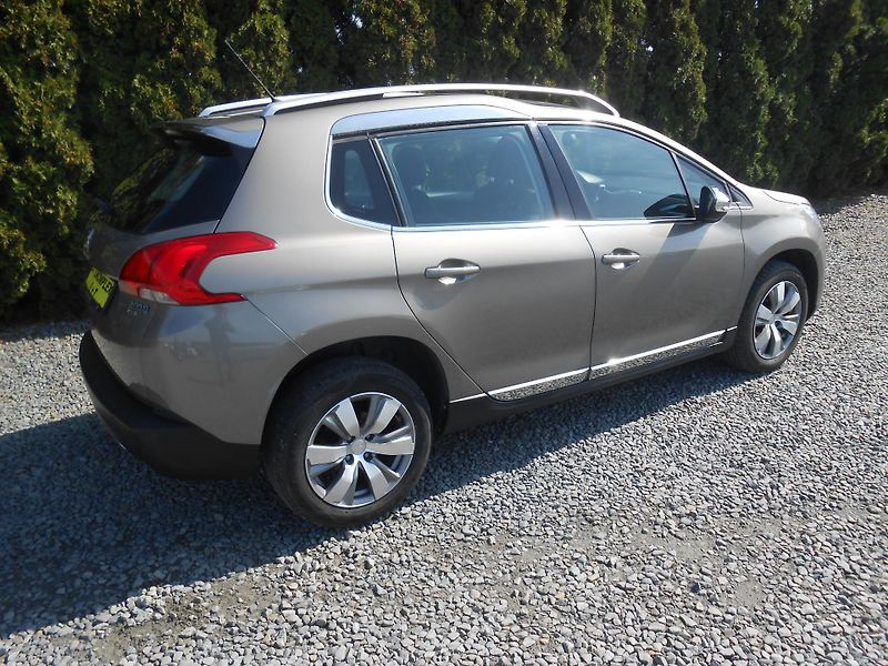Peugeot 2008 1.6HDi, NAVI. CHROM,ALU - fotka 9 z 39
