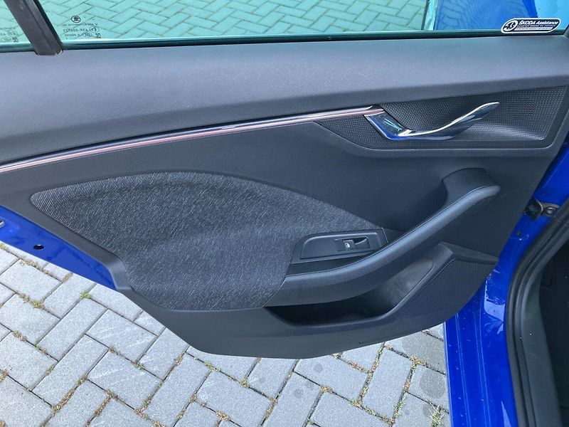 Škoda Scala (2023) 1.0TSI 81kW DSG STYLE - fotka 16 z 34