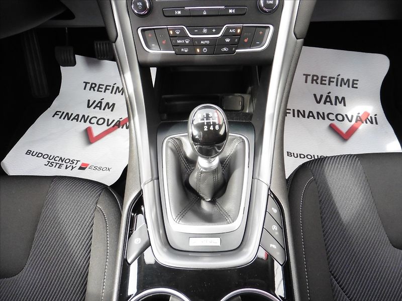 Ford Mondeo 2,0 TDCi Combi Titanium - fotka 12 z 16