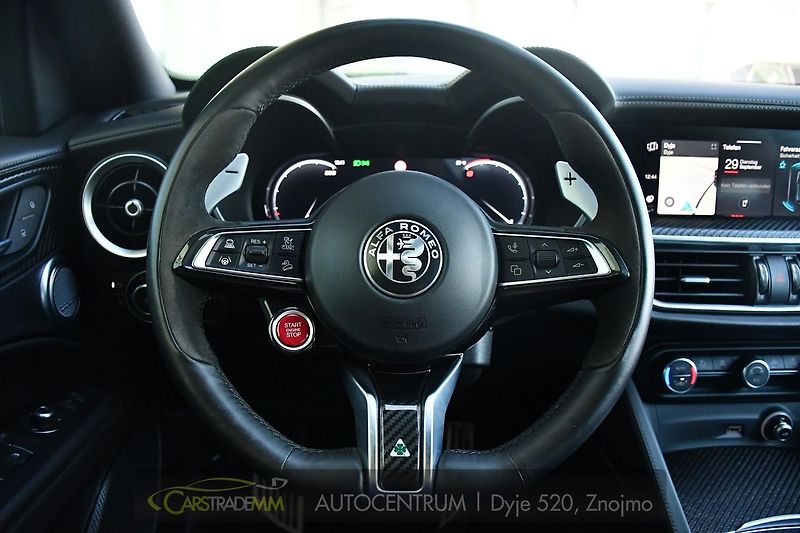 Alfa Romeo Stelvio 2.9 V6 Bi-T 520PS QUADRIFOGLIO - fotka 28 z 56