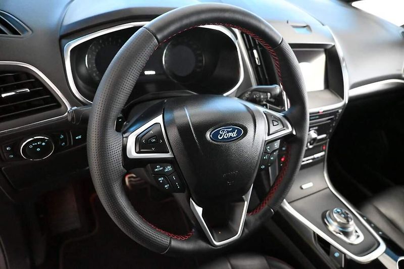 Ford S-MAX (2020) 2.0 ST-LINE LED SONY ACC Tažné - fotka 13 z 43