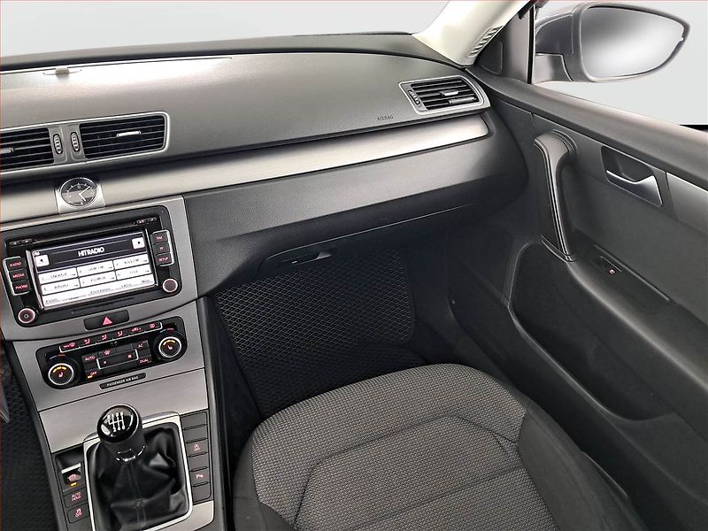 Volkswagen Passat (2011) 2.0 TDI, Serv.kniha, Tempomat - fotka 8 z 17