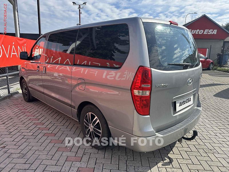 Hyundai H 1 (2013) 2.5CRDi 8míst, 2.maj, AT - fotka 2 z 3