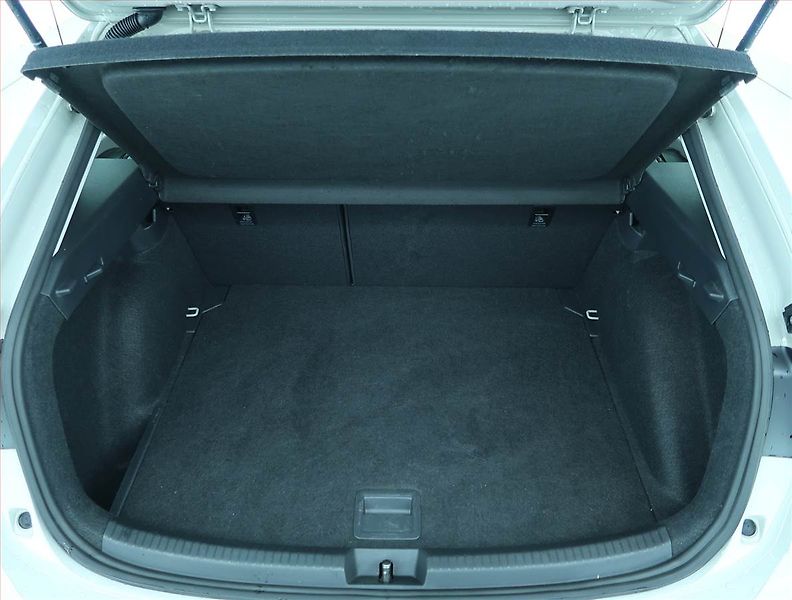 Volkswagen Taigo (2022) Life 1.0 TSI - fotka 14 z 19
