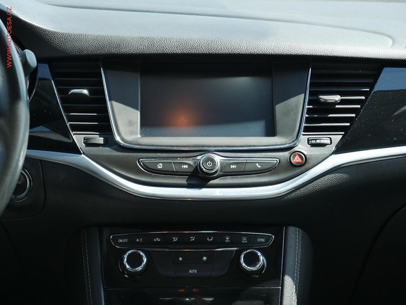 Opel Astra (2016) 1.4T, 1.maj,ČR - fotka 11 z 21