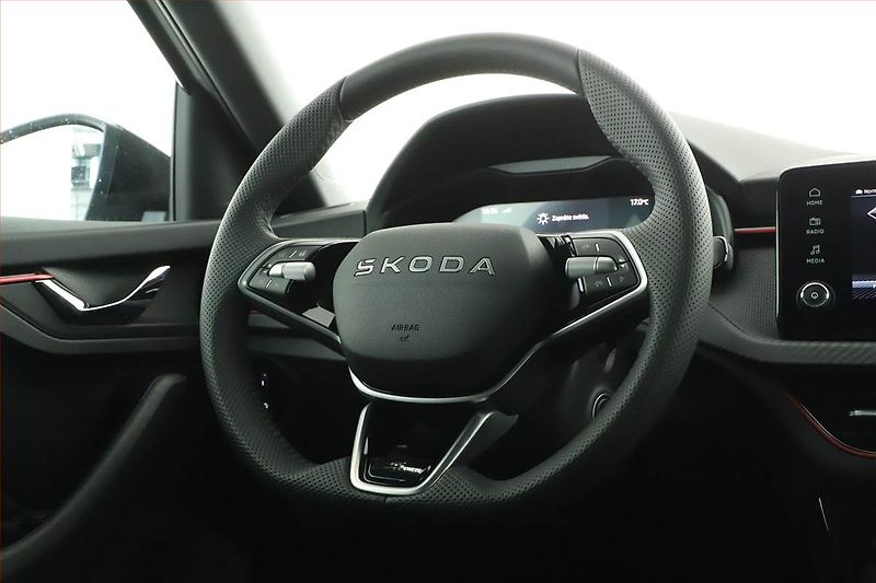 Škoda Scala (2025) 1.0 TSI, Monte Carlo - fotka 13 z 17