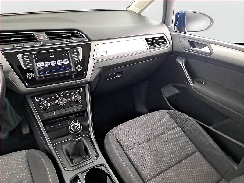 Volkswagen Touran (2016) 2.0 TDI, 7 míst, ČR,1.maj - fotka 8 z 19