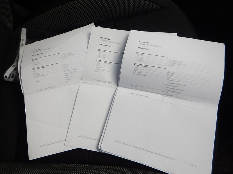 Škoda Octavia III 1.6 TDI, ČR, KLIMA - fotka 28 z 28