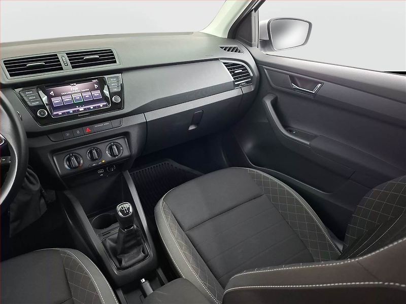 Škoda Fabia (2022) Ambition 1.0 TSI, Serv.kniha - fotka 8 z 15