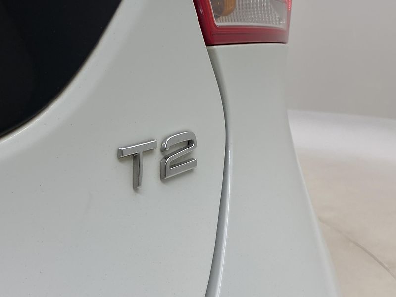 Volvo V40 T2 MOMENTUM AUT  - fotka 31 z 39