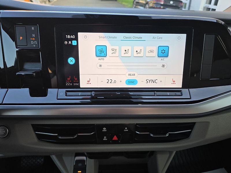 Volkswagen Multivan T7 150kW LIFE LONG DSG WEBASTO - fotka 23 z 49