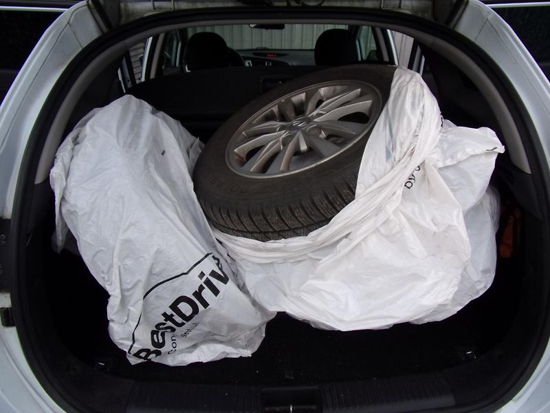 Kia Ceed 1.4 CRDi 66kW PŮVOD ČR  2xKOLA - fotka 18 z 23