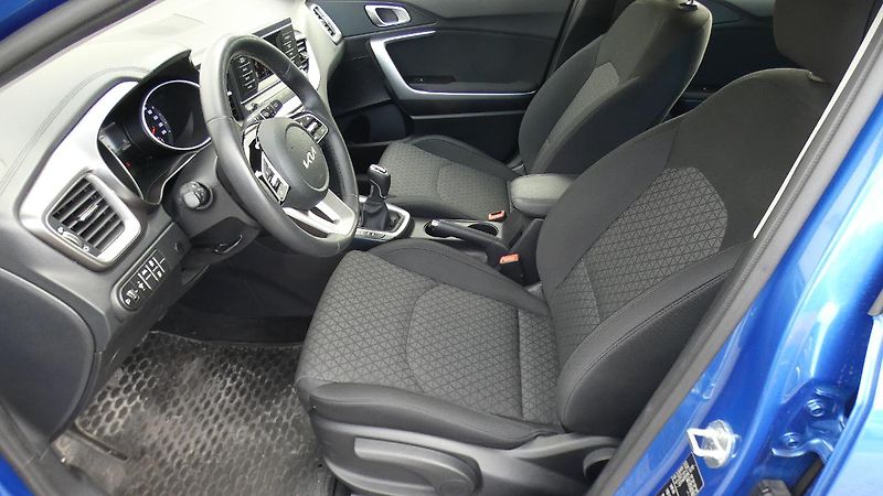 Kia Ceed 1.5 T-GDI 118kW Fresh - fotka 17 z 21