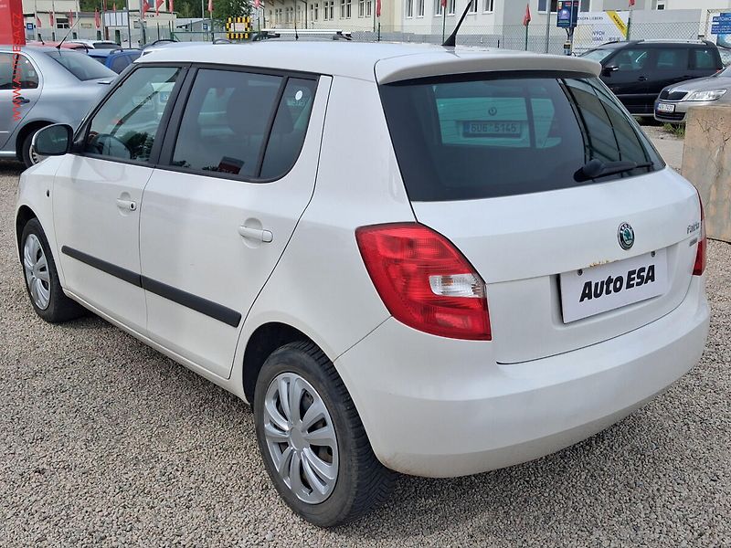 Škoda Fabia (2011) 1.2 TSI, 2.maj,ČR, AC - fotka 6 z 13