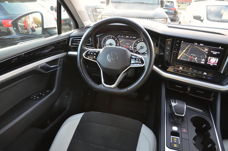 Volkswagen Touareg (2020) 3.0 TDi 200kW 4x4 / ČR / TAŽNÉ - fotka 24 z 44