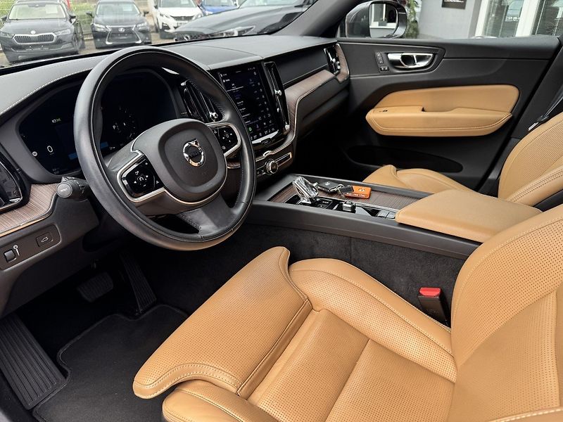 Volvo XC60 (2021) 2.0D B4 AWD Inscription - fotka 27 z 47