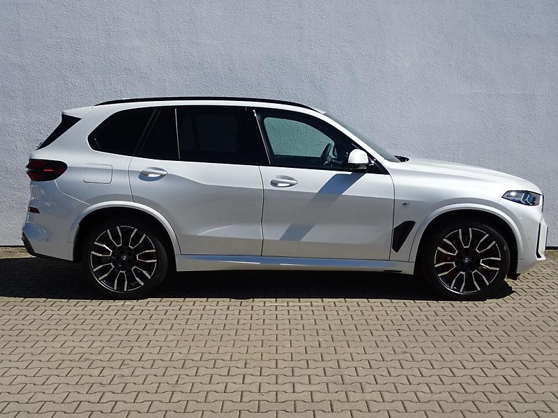 BMW X5 xDrive30d - fotka 5 z 7