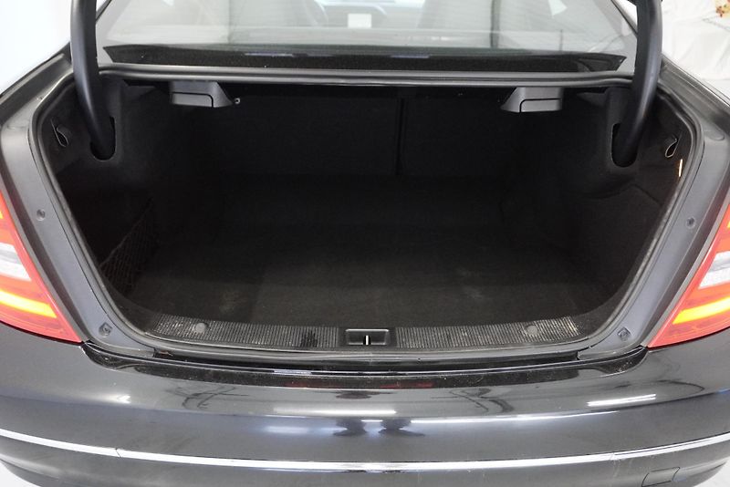 Mercedes-Benz Třídy C (2012) C350 3,5I V6 COUPE AMG-LINE  - fotka 25 z 31