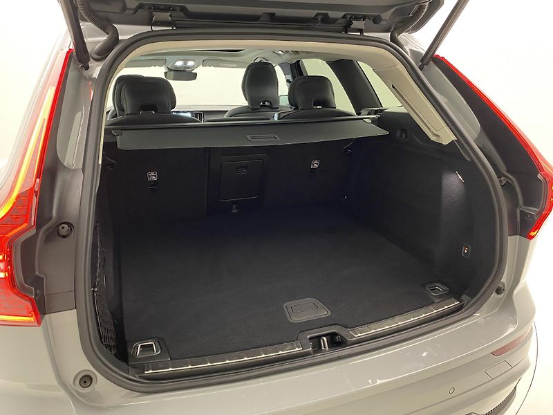 Volvo XC60 T6 AWD PLUG-IN PLUS DARK - fotka 5 z 54
