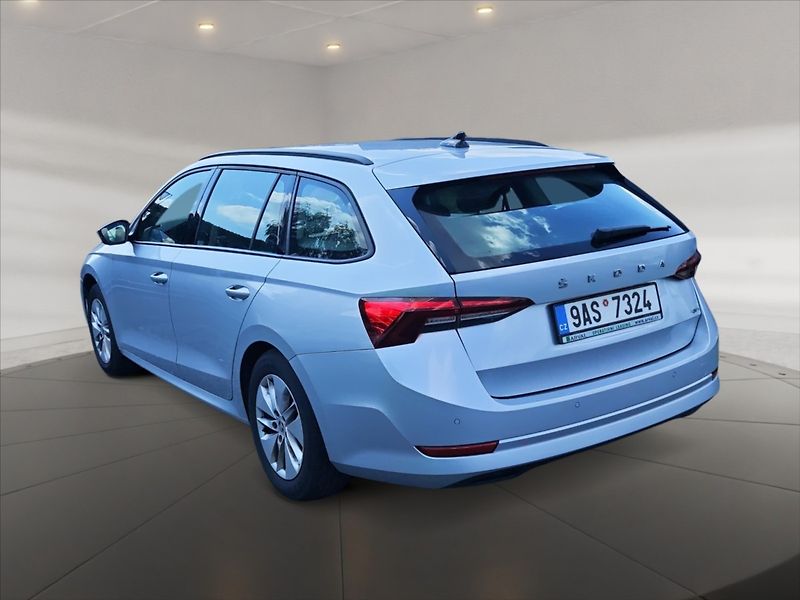 Škoda Octavia 2,0 TDI Ambition 4x4 DSG - fotka 4 z 11