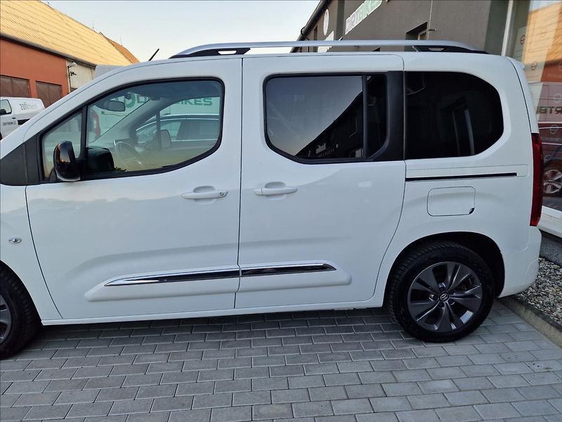 Toyota ProAce City 1.5 D-4D 130k L1 Family - fotka 43 z 49