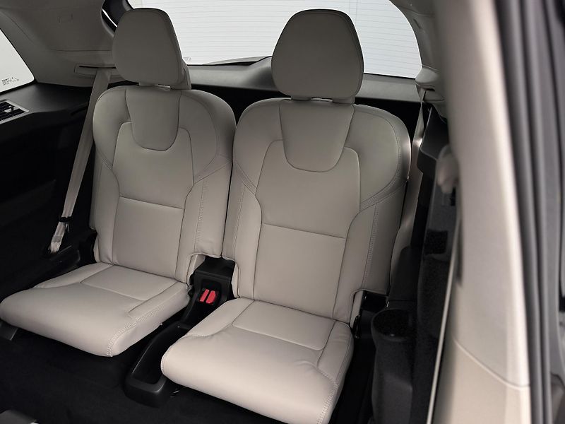 Volvo XC90 (2026) B5 AWD AUT DARK PLUS 7míst - fotka 20 z 26