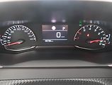 Peugeot 2008 (2022) Allure 1.2 PureTech, Automat - náhled 11