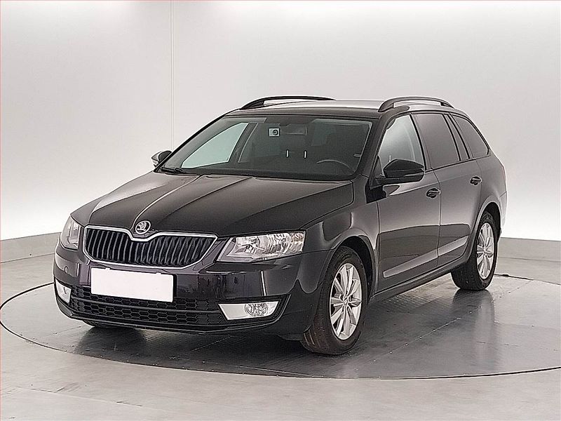 Škoda Octavia (2015) Elegance 1.6 TDI, Serv.kniha - fotka 2 z 22
