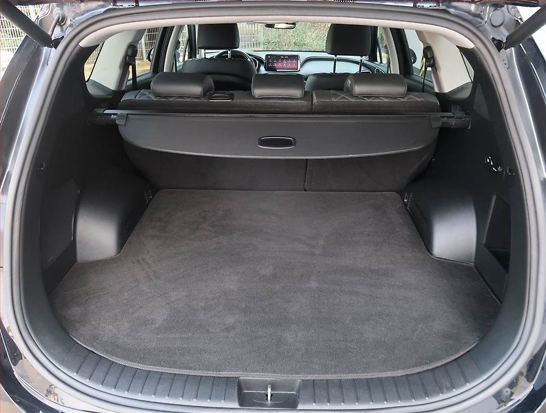 Hyundai Santa Fe (2021) 2.2 CRDi - fotka 14 z 32