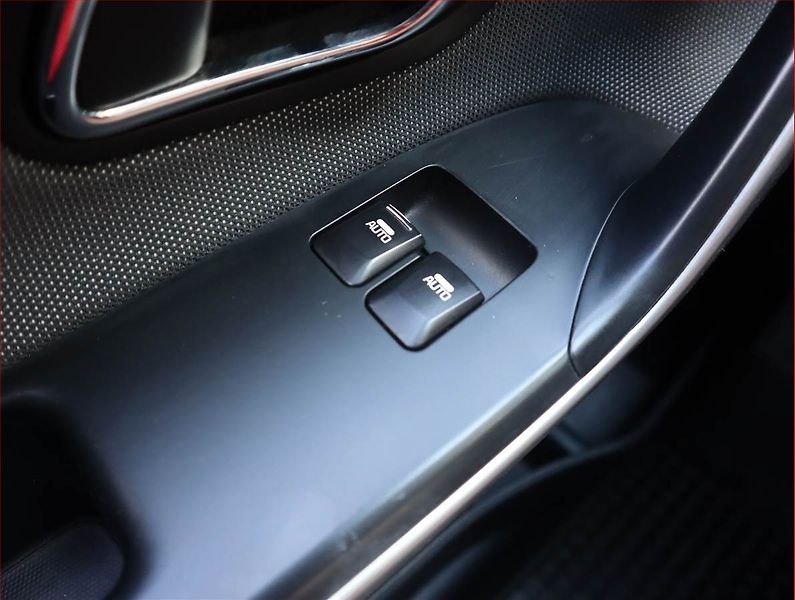 Kia Ceed (2014) 1.4 CVVT, Tempomat - fotka 13 z 17