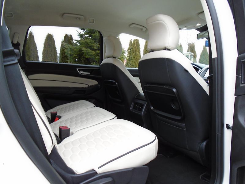 Ford S-MAX 2.0EcoBlue 140kW AWD Vignale A - fotka 33 z 49